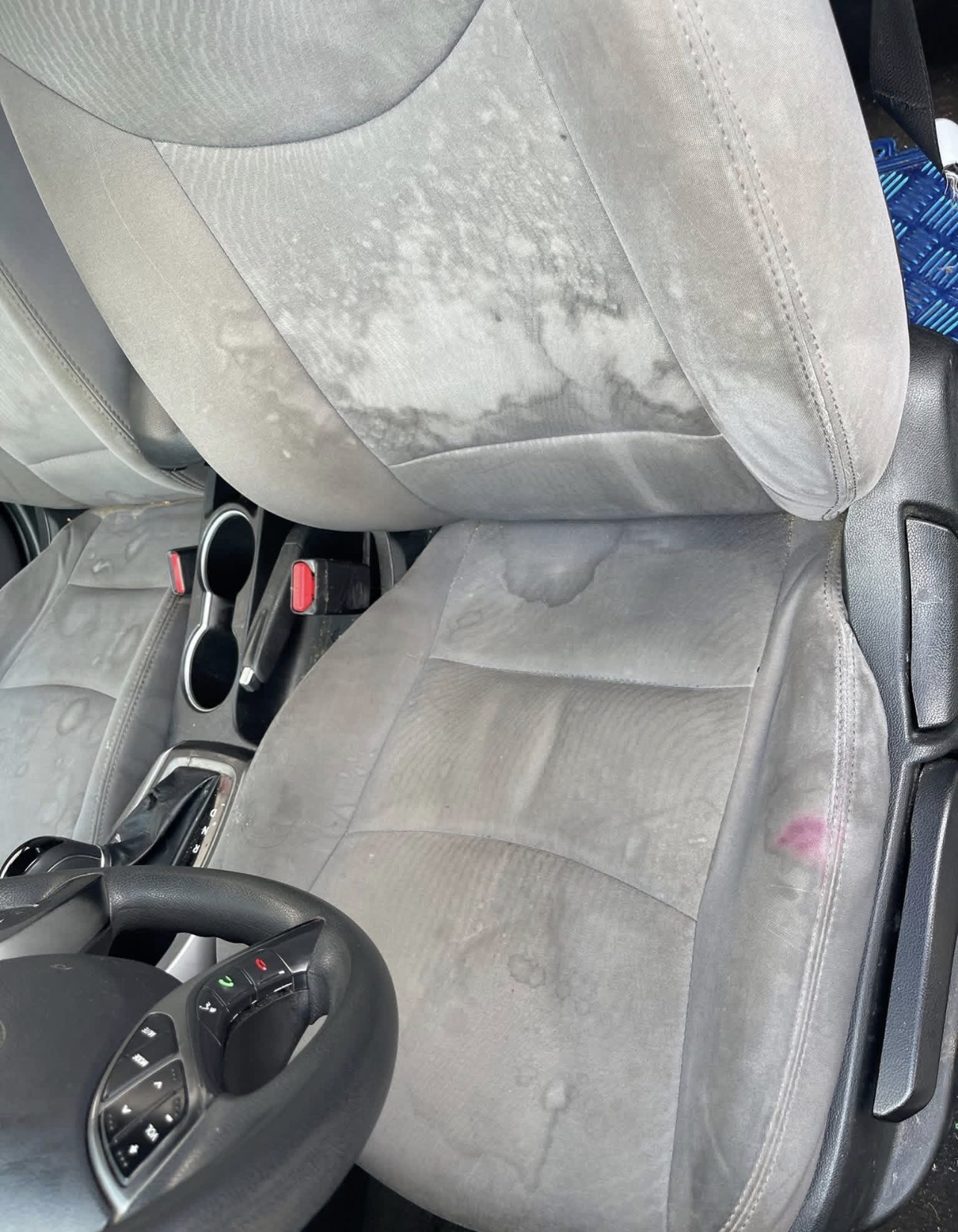 Hyundai · front seats — Before