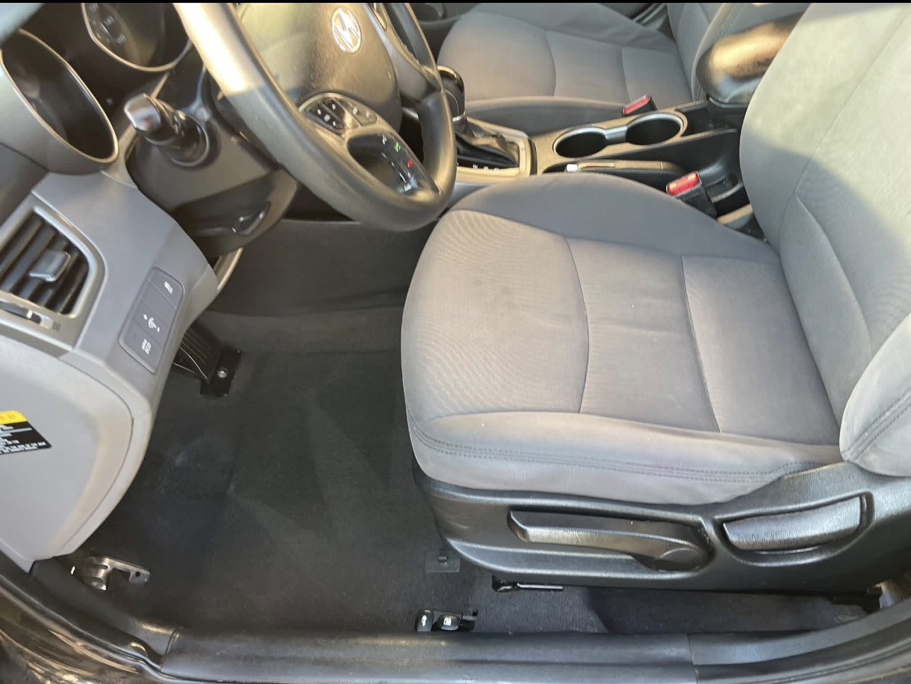 Hyundai · front seats — After